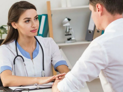 Пациент на консультации психиатра